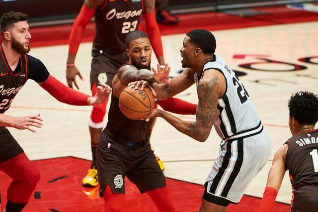 24小时内连克湖人马刺 西部争六开拓者手握主动权